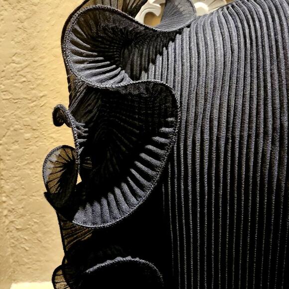 Zara Ruffled Black L Pleated Top Croquette Girly Whimsical Y2K Office Ruffled - Picture 9 of 10